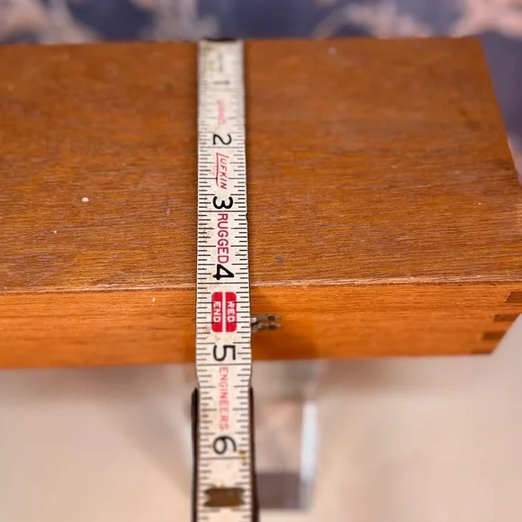 Vintage Estate Wooden Storage Box with Metal Clasp and Dovetailed Edges - Picture 8 of 10